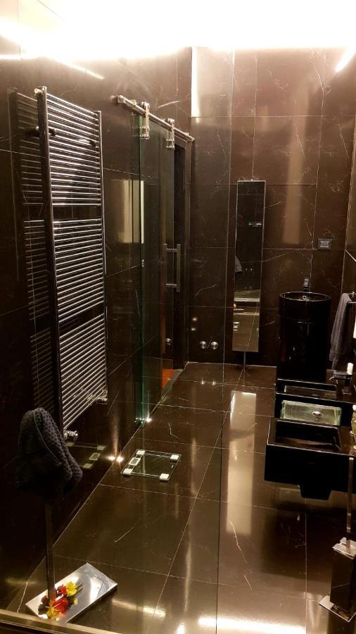 Apartamento La Casa Con Piscina Riscaldata Interna Anna Luxury Garden *
