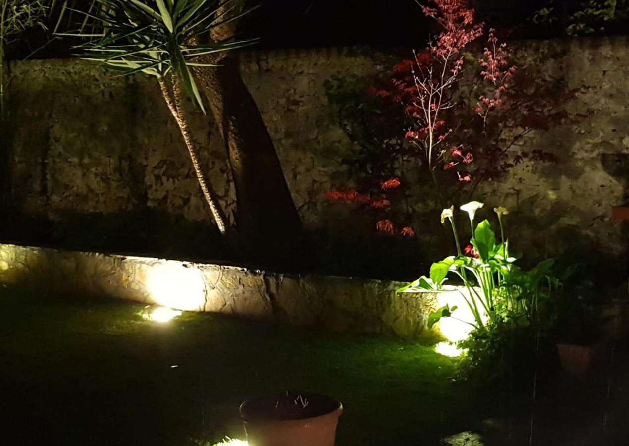 Apartamento La Casa Con Piscina Riscaldata Interna Anna Luxury Garden Pisa